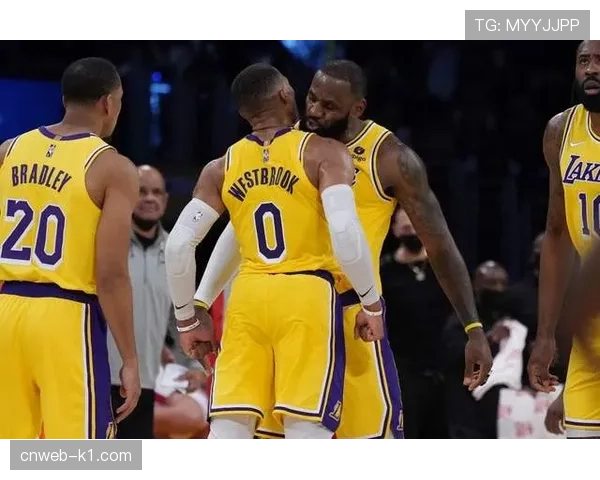 分析:湖人失利背后,对手针对其防守沉退策略投进23记三分 分析:湖人失利背后,对手针对其防守沉退策略投进23记三分